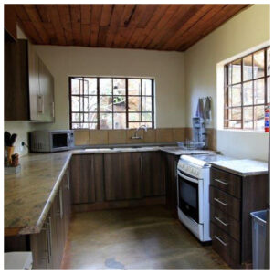 Rotsinbos-Modern-Communal-Kitchen-Gallery-2