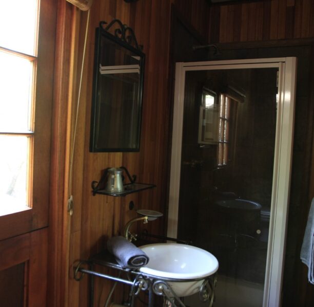 Rotsinbos-Reier-Timber-Chalet-Accommodation-Gallery-9